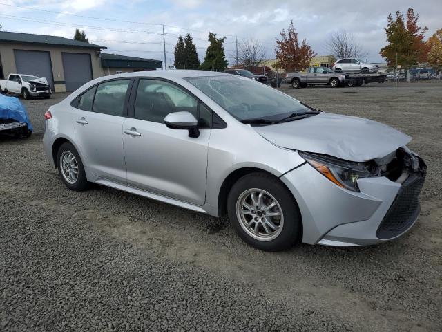 JTDEAMDE6NJ044568 - 2022 TOYOTA COROLLA LE 银色 照片 4