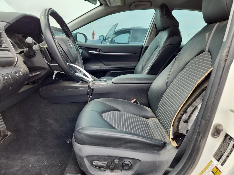 4T1G11AK8NU033910 - 2022 TOYOTA CAMRY SE WHITE photo 7