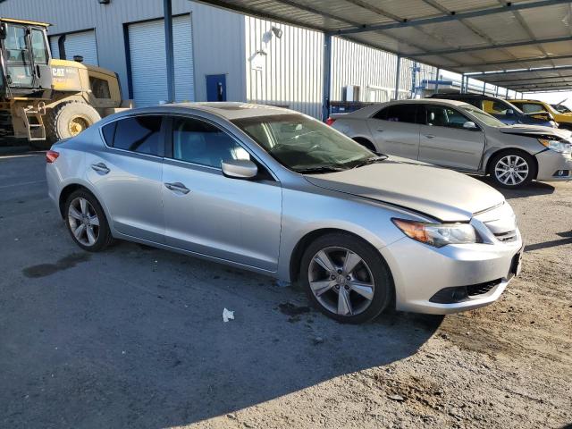19VDE1F7XEE012208 - 2014 ACURA ILX 20 TECH SILVER photo 4