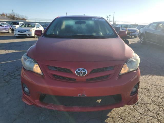 2T1BU4EE1DC948427 - 2013 TOYOTA COROLLA BASE Rojo foto 5
