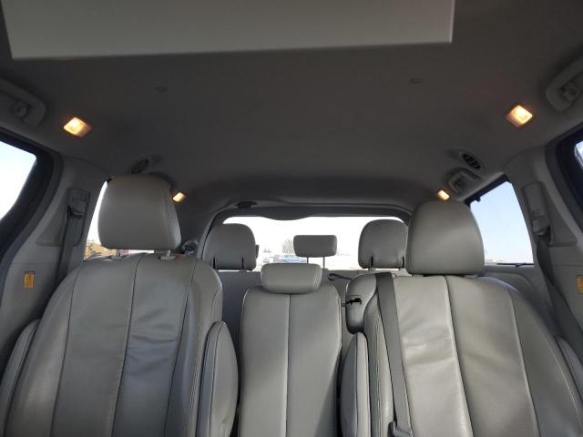 5TDYK3DC1CS272741 - 2012 TOYOTA SIENNA XLE წითელი ფოტო 10