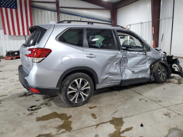 JF2SKAPC9NH506185 - 2022 SUBARU FORESTER LIMITED SILVER photo 3