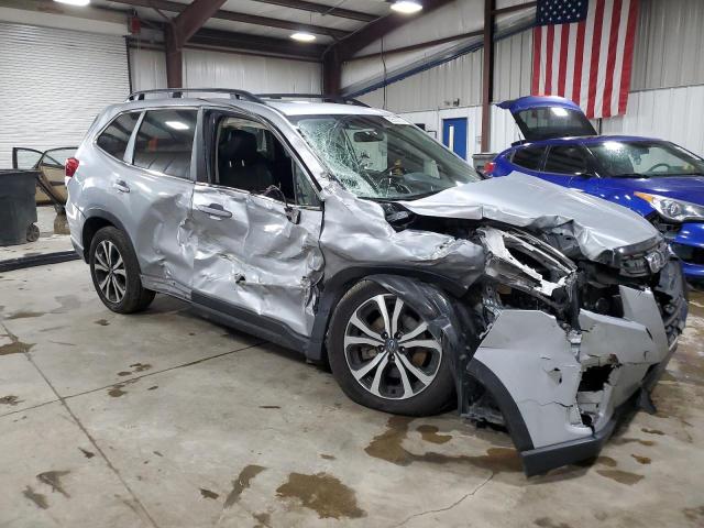 JF2SKAPC9NH506185 - 2022 SUBARU FORESTER LIMITED SILVER photo 4