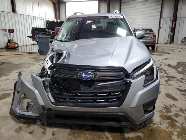 JF2SKAPC9NH506185 - 2022 SUBARU FORESTER LIMITED SILVER photo 5