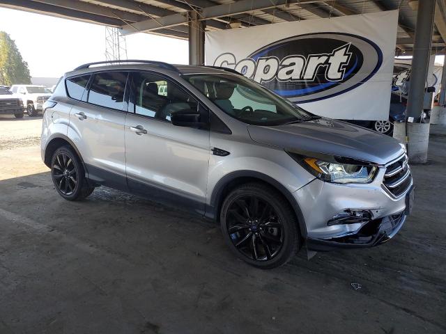 1FMCU9GDXJUA56984 - 2018 FORD ESCAPE SE ვერცხლისფერი ფოტო 4