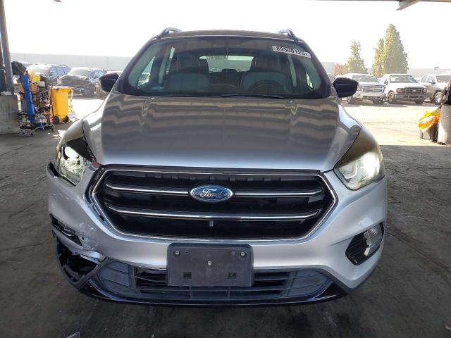 1FMCU9GDXJUA56984 - 2018 FORD ESCAPE SE ვერცხლისფერი ფოტო 5