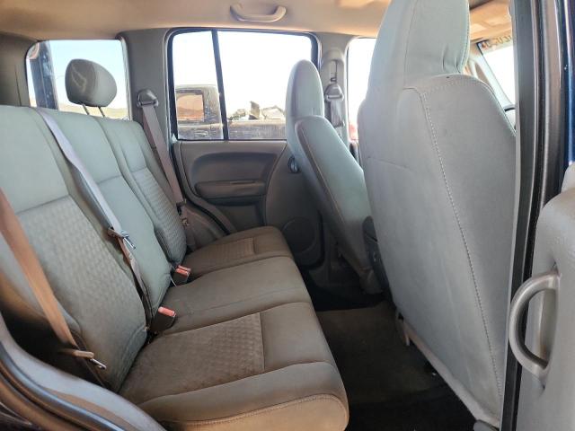 1J4GL48K15W546646 - 2005 JEEP LIBERTY SPORT BLACK photo 11