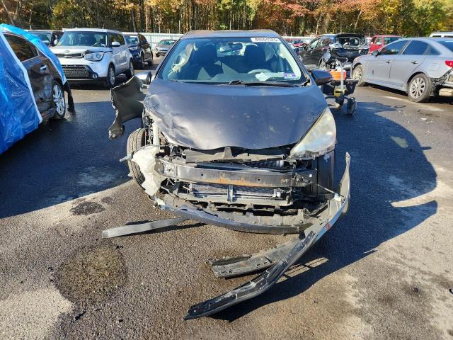 JTDKDTB37D1046138 - 2013 TOYOTA PRIUS C Grau Foto 5