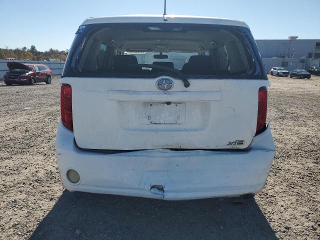 JTLZE4FE4A1100718 - 2010 TOYOTA SCION XB WHITE photo 6