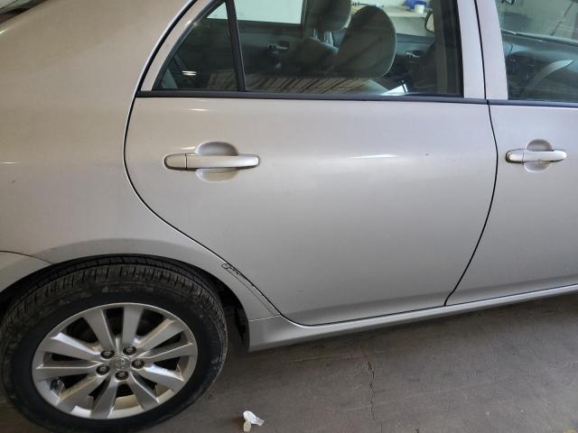2T1BU4EE3AC306237 - 2010 TOYOTA COROLLA BASE Silber Foto 10