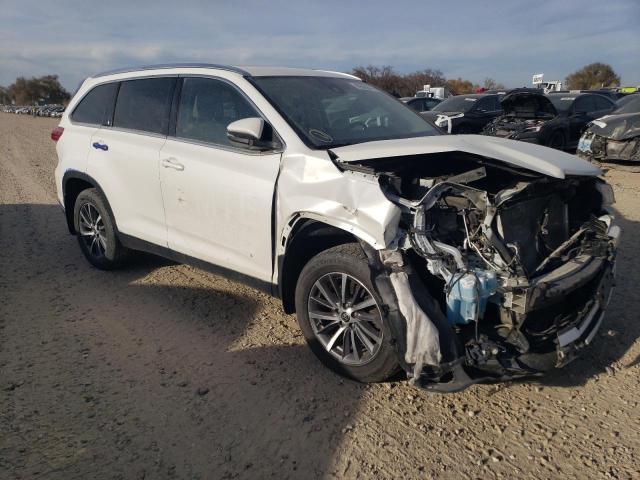 5TDJZRFH5KS628261 - 2019 TOYOTA HIGHLANDER SE WHITE photo 4