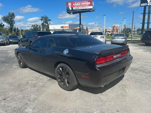 2B3CJ7DW8AH111105 - 2010 DODGE CHALLENGER SRT-8 შავი ფოტო 3