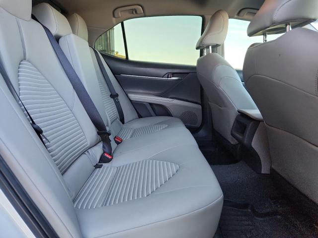 JTNB11HK8J3063134 - 2018 TOYOTA CAMRY L WHITE photo 10