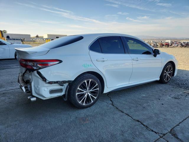 JTNB11HK8J3063134 - 2018 TOYOTA CAMRY L WHITE photo 3