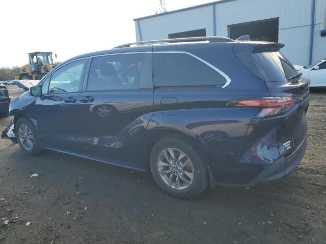 5TDKSKFC5NS060117 - 2022 TOYOTA SIENNA LE BLUE photo 2