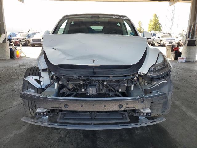 5YJYGDEE8LF004345 - 2020 TESLA MODEL Y Weiß Foto 5