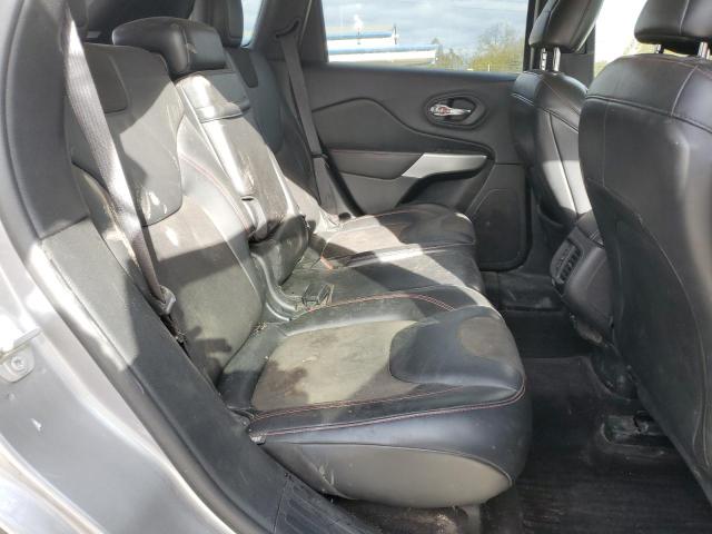 1C4PJMBB4JD569106 - 2018 JEEP CHEROKEE TRAILHAWK SILVER photo 11