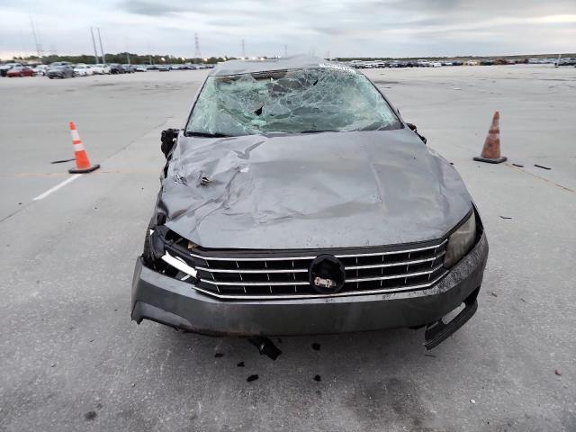 1VWAT7A38HC086243 - 2017 VOLKSWAGEN PASSAT S Сірий фото 5