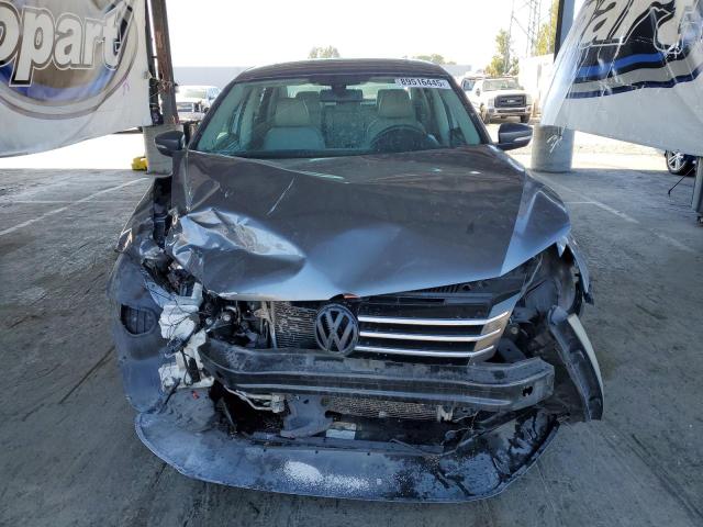 1VWBH7A33DC060794 - 2013 VOLKSWAGEN PASSAT SE GRAY photo 5