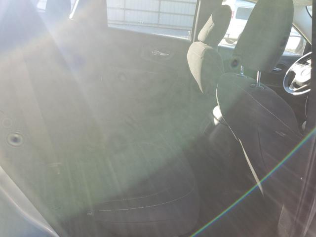 1C4PJLCS6GW165908 - 2016 JEEP CHEROKEE LATITUDE SILVER photo 11