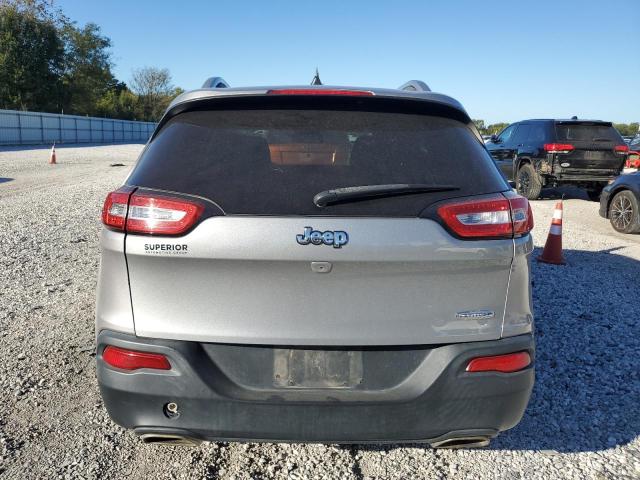 1C4PJLCS6GW165908 - 2016 JEEP CHEROKEE LATITUDE SILVER photo 6