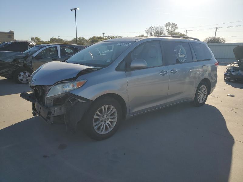 2014 TOYOTA SIENNA XLE, 