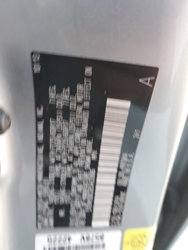 5TDYK3DC3ES423906 - 2014 TOYOTA SIENNA XLE SILVER photo 13