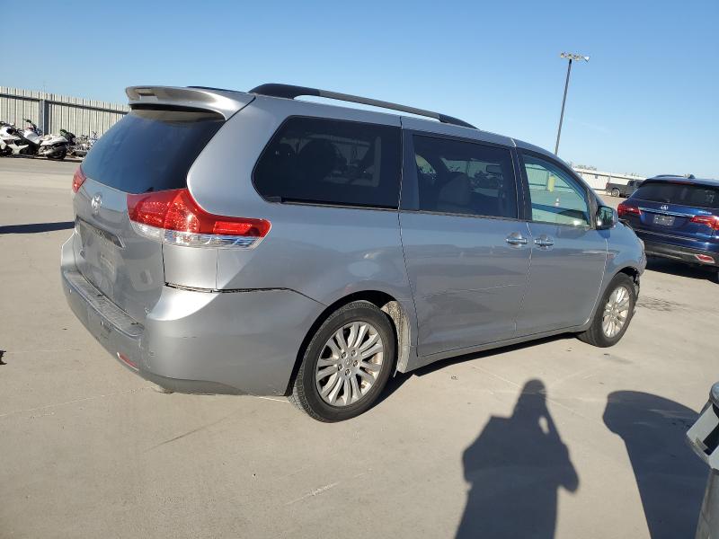 5TDYK3DC3ES423906 - 2014 TOYOTA SIENNA XLE SILVER photo 3