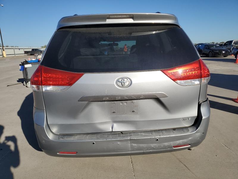 5TDYK3DC3ES423906 - 2014 TOYOTA SIENNA XLE SILVER photo 6