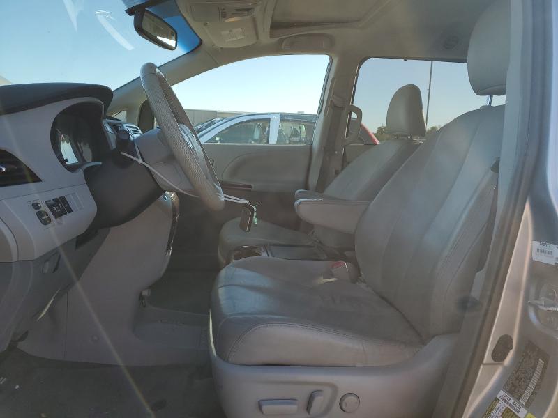 5TDYK3DC3ES423906 - 2014 TOYOTA SIENNA XLE SILVER photo 7