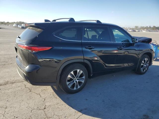 5TDKDRAH6PS515209 - 2023 TOYOTA HIGHLANDER L SILVER photo 3