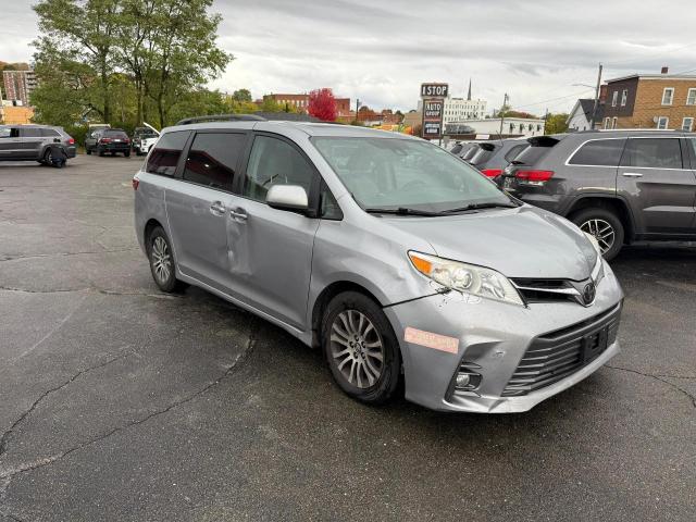 5TDYZ3DC4JS910554 - 2018 TOYOTA SIENNA XLE 银色 照片 4