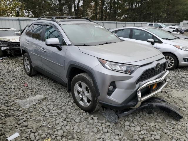 2T3P1RFV9KW008700 - 2019 TOYOTA RAV4 XLE GRAY photo 4