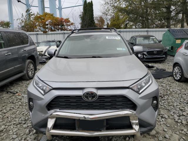 2T3P1RFV9KW008700 - 2019 TOYOTA RAV4 XLE GRAY photo 5