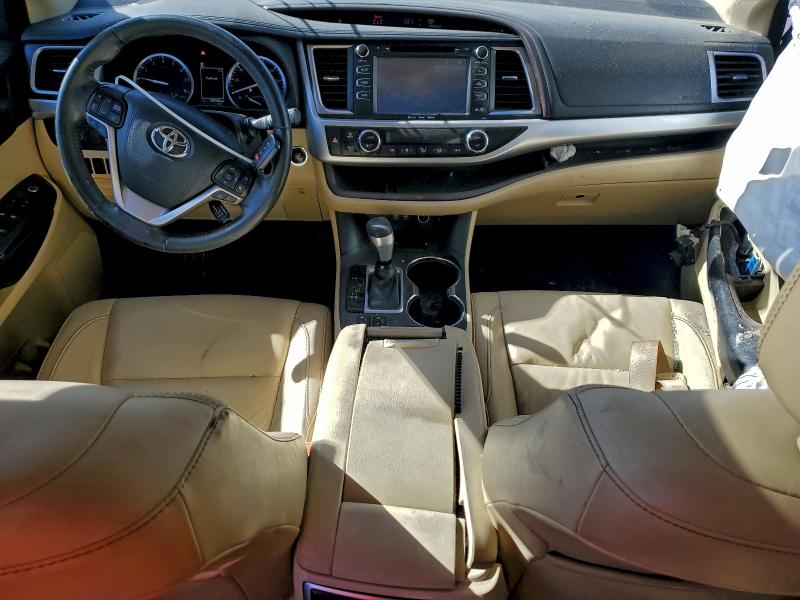 5TDKZRFH5JS528647 - 2018 TOYOTA HIGHLANDER SE თეთრი ფოტო 8