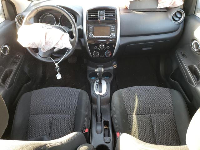 3N1CN7AP2JL860928 - 2018 NISSAN VERSA S Gümüş foto 8