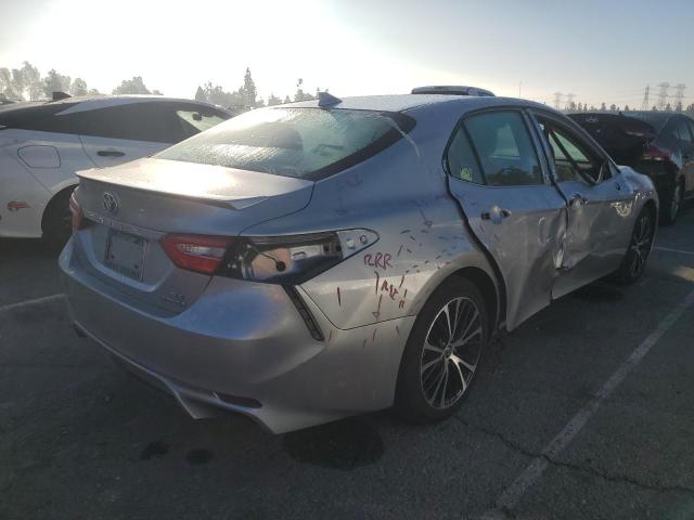 4T1J31AK6LU533402 - 2020 TOYOTA CAMRY SE SILVER photo 3