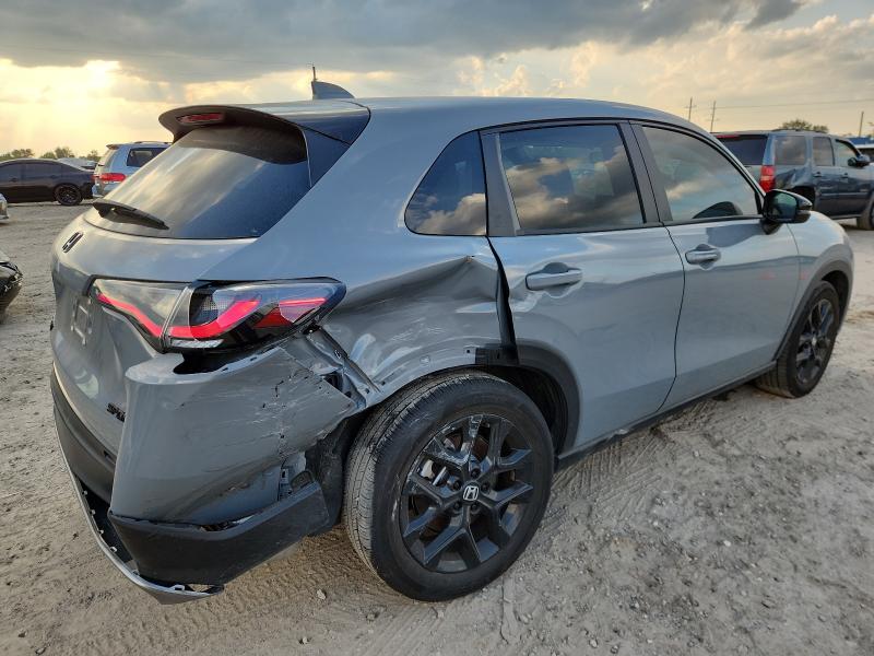 3CZRZ1H5XSM708222 - 2025 HONDA HR-V SPORT ნაცრისფერი ფოტო 3