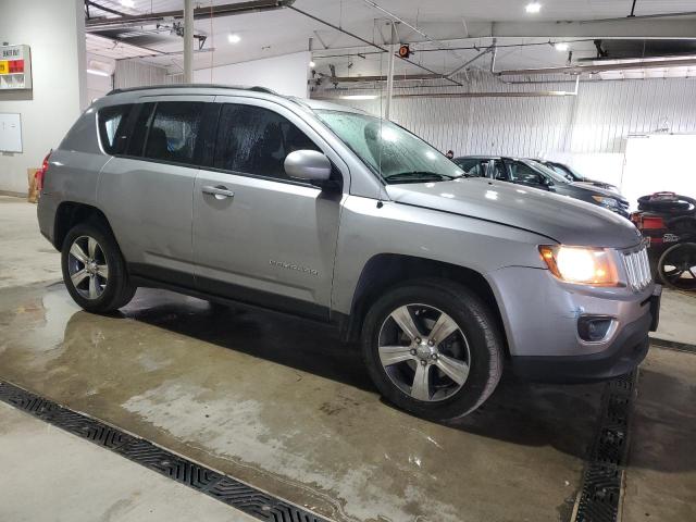 1C4NJDEB3GD559372 - 2016 JEEP COMPASS LATITUDE 灰色 照片 4