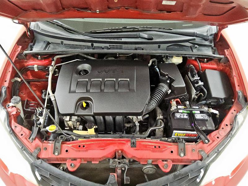 5YFBURHE4FP268632 - 2015 TOYOTA COROLLA L RED photo 11