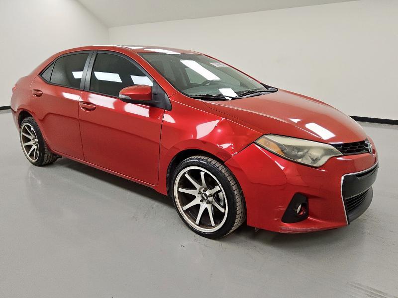 5YFBURHE4FP268632 - 2015 TOYOTA COROLLA L RED photo 4