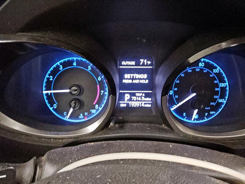 5YFBURHE4FP268632 - 2015 TOYOTA COROLLA L RED photo 9