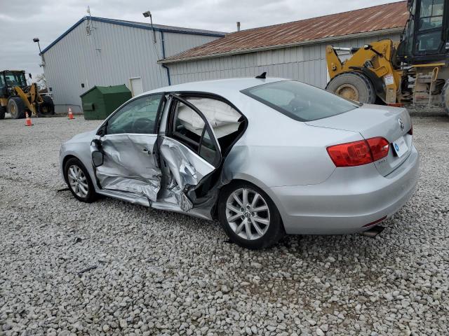 3VWD07AJXEM401638 - 2014 VOLKSWAGEN JETTA SE SILVER photo 2