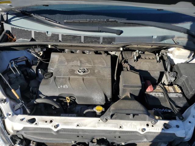 5TDKK3DC4DS390077 - 2013 TOYOTA SIENNA LE WHITE photo 12