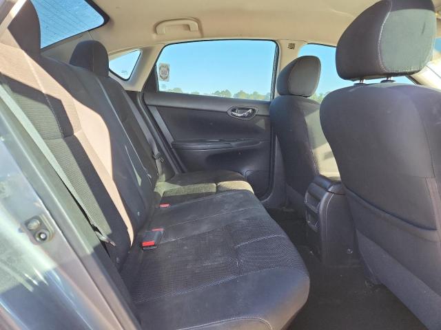 3N1AB7AP5JY263291 - 2018 NISSAN SENTRA S 灰色 照片 10