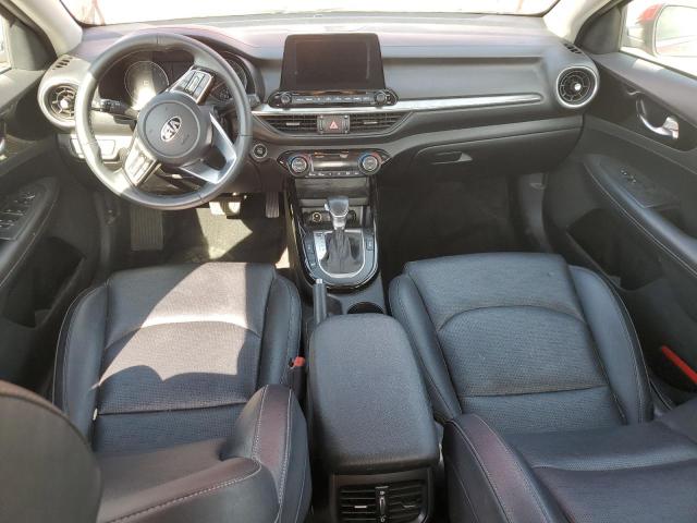 3KPF54AD5KE021389 - 2019 KIA FORTE EX RED photo 8