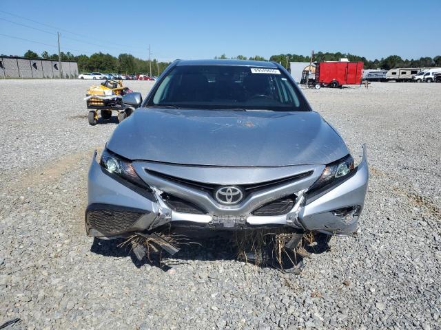 4T1T11AK0MU599931 - 2021 TOYOTA CAMRY SE ვერცხლისფერი ფოტო 5