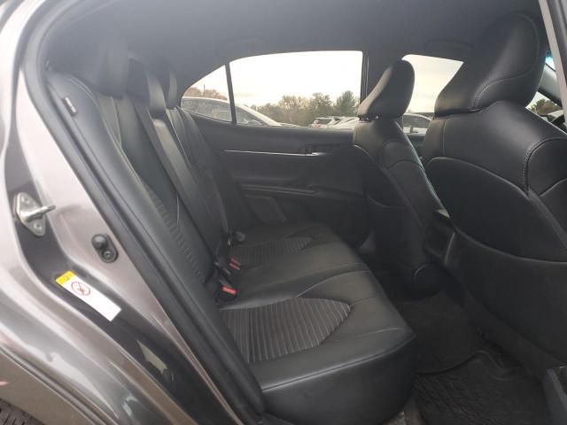 4T1B11HK4JU613617 - 2018 TOYOTA CAMRY L 灰色 照片 10