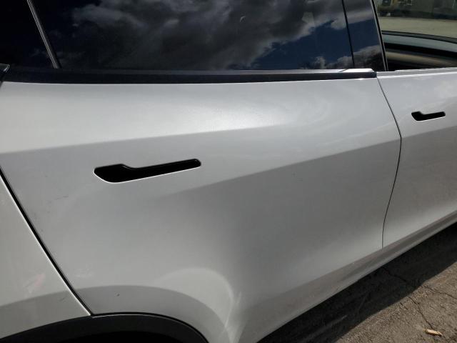 5YJYGDEEXLF032213 - 2020 TESLA MODEL Y WHITE photo 10