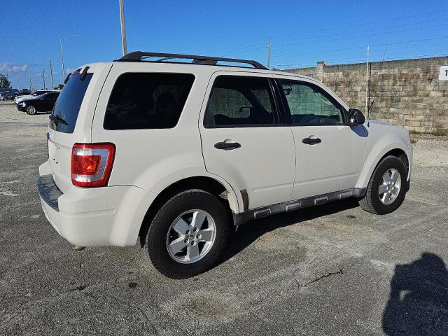 1FMCU9D73AKB52787 - 2010 FORD ESCAPE XLT Biały zdjęcie 3